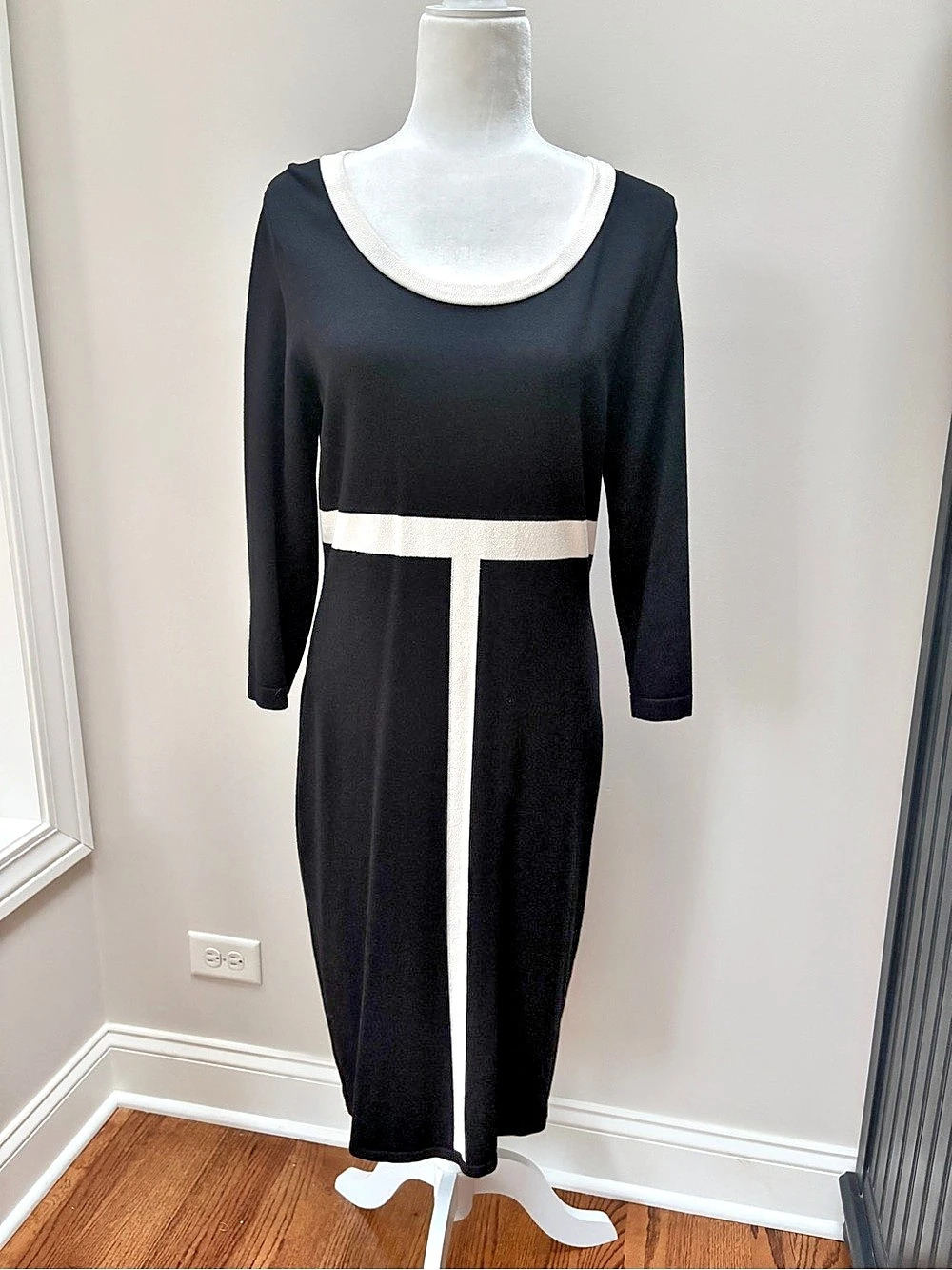 Jones New York Sweater Dress in Black & Cream Size Medium